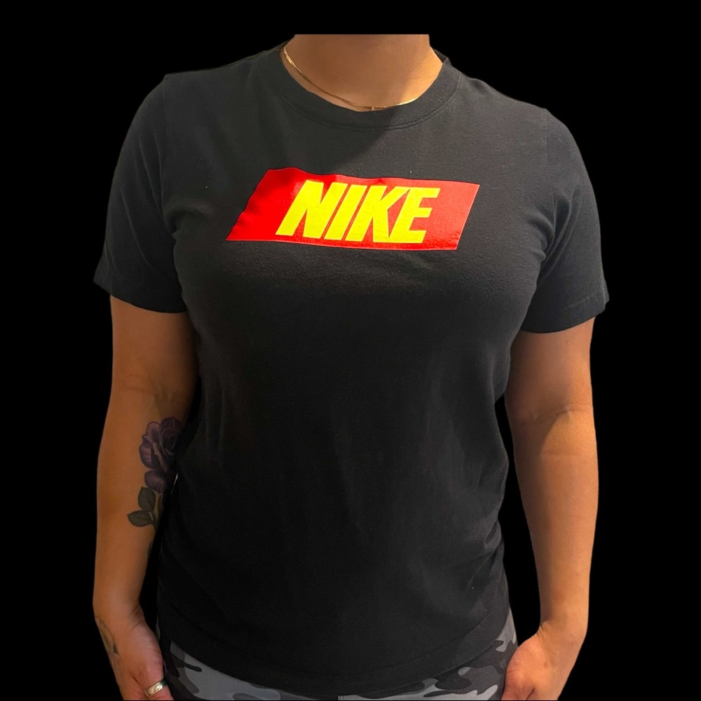 NIKE TEE